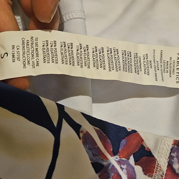 Fablistics, great shape almost new - Picture 3 of 3